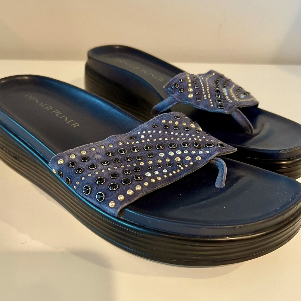 Donald Pliner fifi platform slides - indigo blue grommets size 8.5